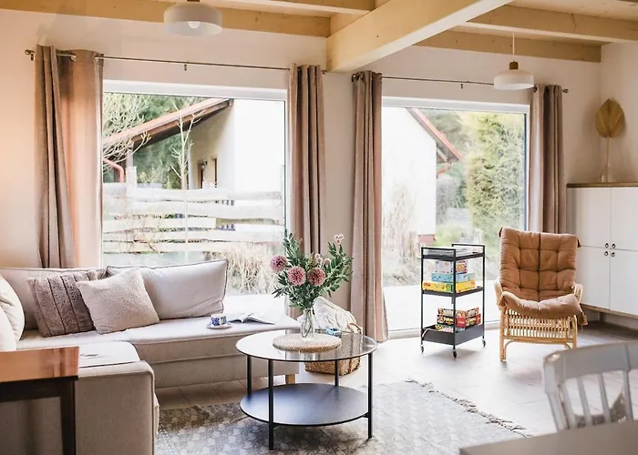 Murawki Dom Blisko Jeziora Holiday home Urowo