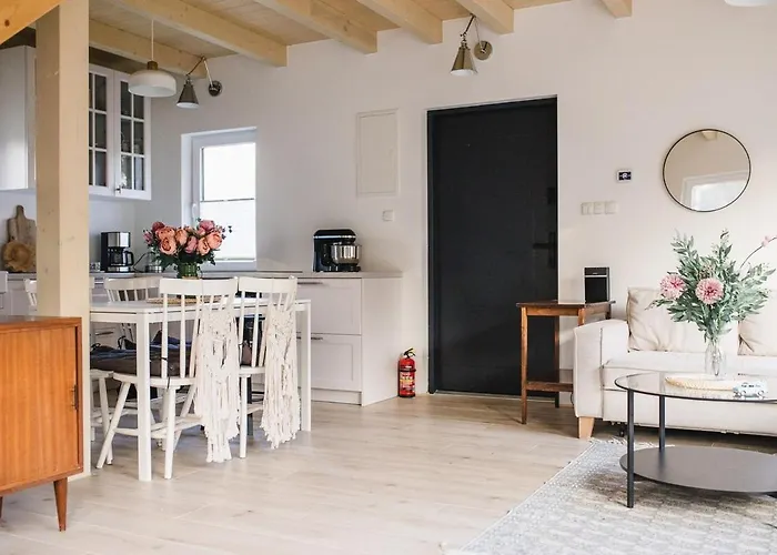 Murawki Dom Blisko Jeziora Urowo